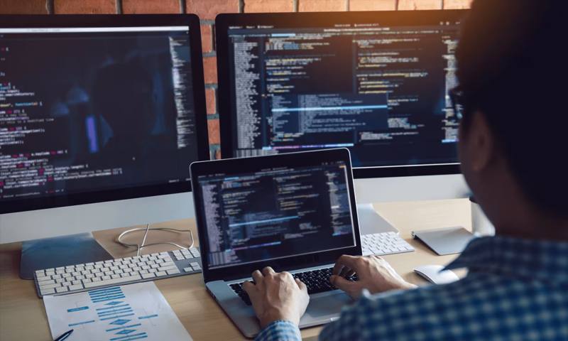 数据科学选型:R与Python如何赋能庐阳区网站建设?